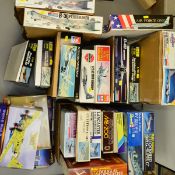 A COLLECTION OF LARGE MODEL AIRCRAFT KITS, from various manufacturers including Revell, Airfix and