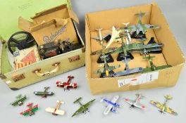 A QUANTITY OF UNBOXED AND ASSORTED DIECAST AIRCRAFT MODELS, Corgi, Aviation Archive, Atlas Editions,