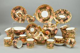AN EARLY 19TH CENTURY SPODE JAPAN PATTERN IMARI TEA AND COFFEE SERVICE, pattern No.1823,