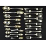 A LOOSE PART CANTEEN OF EDWARDIAN OLD ENGLISH PATTERN CUTLERY, all pieces engraved with initial 'H',