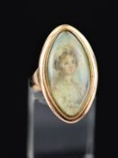 A LATE 18TH CENTURY PORTRAIT MEMORIAL RING, a navette shaped portrait depicting a lady in