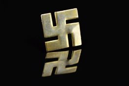 AN EARLY 20TH CENTURY CHARLES HORNER SILVER GILT SWASTIKA FYLFOT ICON BROOCH, measuring