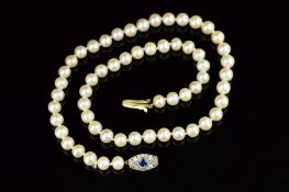 A MID TO LATE 20TH CENTURY AKOYA CULTURED PEARL NECKLACE, measuring approximately 460mm in length,