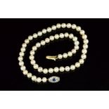 A MID TO LATE 20TH CENTURY AKOYA CULTURED PEARL NECKLACE, measuring approximately 460mm in length,