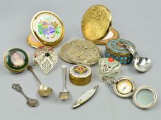 A SELECTION OF ITEMS, to include a compass, a mother-of-pearl handled fruit knife, two compacts,