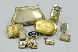 AN EDWARDIAN PLATED PURSE ON CHAIN, plated and brass purses, boxes, pill box, etc (9)