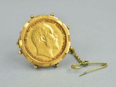 A FULL SOVEREIGN SET BROOCH EDWARD VII DATED 1908, set within a later, removable brooch mount,