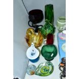 NINE PIECES OF MODERN GLASSWARE, including a Murano glass vase, an Alum Bay pulpit vase, amethyst