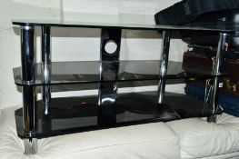 A BLACK GLASS AND CHROME THREE TV STAND and five various table lamps (6)