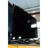 A EVOTEL 32' LED TV (remote)