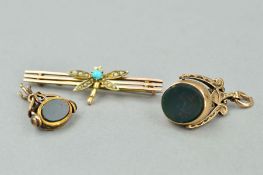 THREE ITEMS OF EARLY 20TH CENTURY 9CT GOLD JEWELLERY, to include a dragonfly brooch set with a