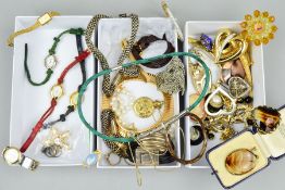 A SELECTION OF COSTUME JEWELLERY, to include a Wedgwood pendant, a Napier brooch, a cameo ring, a
