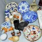 A GROUP OF CERAMICS, to include blue and white, Grainger Worcester blush ivory wall pocket,