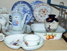 FIVE PIECES OF ROYAL WORCESTER 'EVESHAM VALE' OVEN TO TABLE WARES, Spode blue and white 'Trade