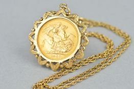 A SOVEREIGN PENDANT NECKLACE, the Elizabeth II 1967 sovereign within a leaf designed mount suspended