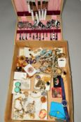 A SELECTION OF JEWELLERY, to include a Fish enamel brooch, a Hollywood flower brooch, earrings,