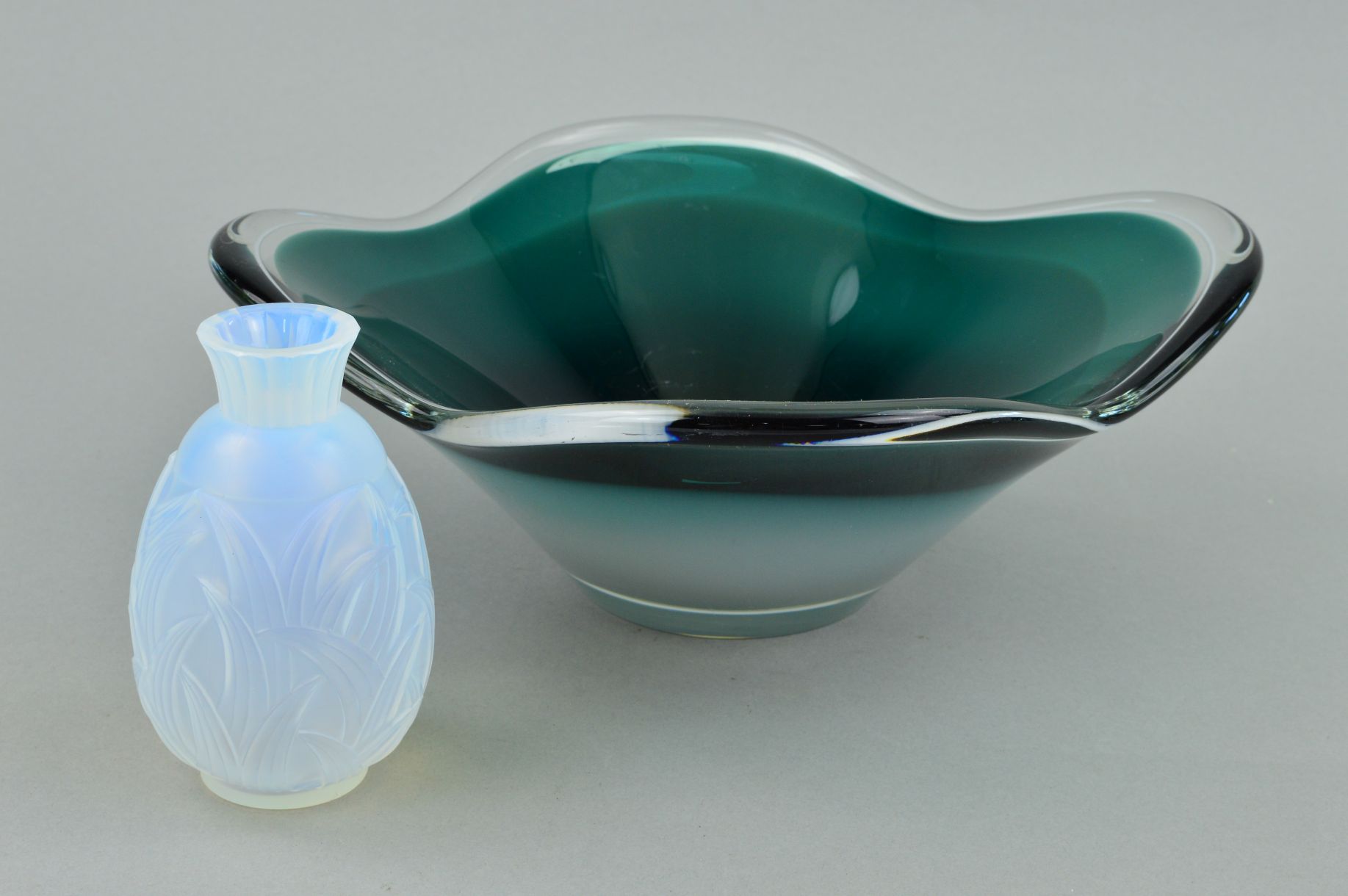 A SMALL SABINO BALUSTER GLASS VASE, height 12cm, together with a large Flygsfors Coquille glass bowl