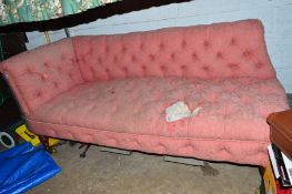 A VICTORIAN UPHOLSTERED CHAISE LONGUE, on walnut legs (sd) and large brass casters (sd)