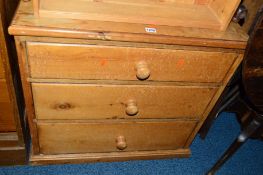 AN EARLY 20TH CENTURY PINE CHEST, of three drawers, approximate size width 76cm x depth 44cm x