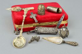 A SELECTION OF MAINLY LATE 19TH TO EARLY 20TH CENTURY SILVER NOVELTIES, to include an Edwardian