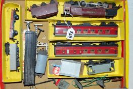 A PART BOXED HORNBY DUBLO DUCHESS CLASS LOCOMOTIVE, 'City of London' No.46245, B.R. maroon livery,