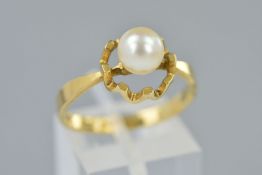 A 9CT GOLD CULTURED PEARL RING, designed as a central cultured pearl above an open wavy mount,