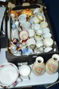 VARIOUS CERAMICS, to include Royal Commemoratives, a pair of Fieldings Crown Devon vases,