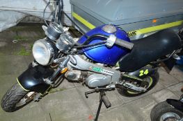 AN EASY RIDER ST 50 49CC MOPED, BJ03 GFZ, blue, v5c included, 22,677km, (untested, sold as seen) (