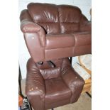 A BROWN LEATHER TWO PIECE LOUNGE SUITE