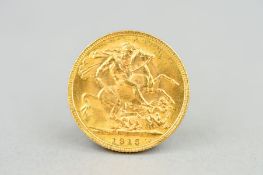 A FULL GOLD SOVEREIGN, George V 1915