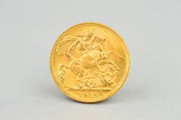 A FULL GOLD SOVEREIGN, George V 1915