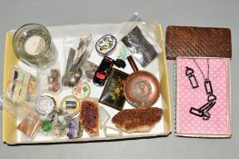 A SELECTION OF ITEMS, to include some rough gem crystals including amethyst and agate, cigarette