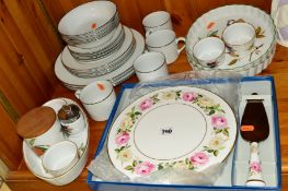 A BOXED ROYAL WORCESTER 'ROYAL GARDEN' PATTERN CAKE PLATE AND SERVER, a twenty piece Royal Worcester