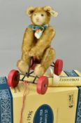 A BOXED LIMITED EDITION STEIFF 'RECORD PETSY 1928' BEAR, No 407468, O1072/4000, sitting in pull-