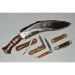 A DAGGER AND PEN KNIVES, the dagger with wooden sheath, together with four penknives, two with