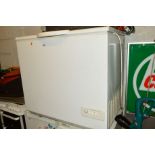 A 3FT WIDE ZANUSSI CHEST FREEZER