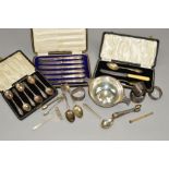 A PARCEL OF SILVER to include a cased set of six teaspoons, Birmingham 1930, a cased child's