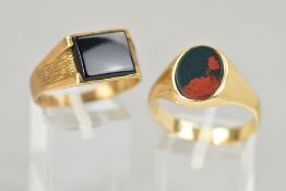 TWO GENT'S 9CT GOLD SIGNET RINGS to include a rectangular onyx signet ring, ring size Y,