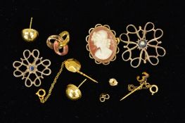 A SELECTION OF GOLD JEWELLERY to include a small cameo pendant, two openwork scrolling brooches, a