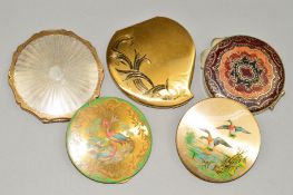 FIVE VINTAGE COMPACTS to include two Stratton compacts, one depicting two ducks landing on a pond