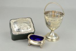 THREE ITEMS OF SILVER WARE to include a condiment dish with blue glass liner, hallmarked