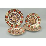 FOUR ROYAL CROWN DERBY IMARI PLATES, 1128 pattern, approximate diameters 27cm (x2) and 22cm (x2)