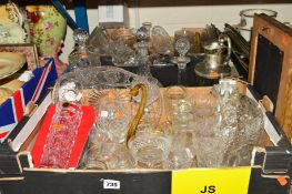 TWO BOXES AND LOOSE GLASSWARES to include decanters, trays, glasses, etc