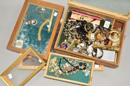 FOUR SMALL PORTABLE TABLETOP JEWELLERY CABINETS AND COSTUME JEWELLERY to include necklaces, bangles,