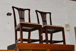 A PAIR OF EDWARDIAN MAHOGANY DINING CHAIRS with drop in seat pads