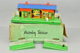 A BOXED HORNBY SERIES O GAUGE NO.2E STATION, Margate, appears complete and in very good condition