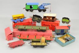 A QUANTITY OF BOXED AND UNBOXED HORNBY O GAUGE ROLLING STOCK, to include a boxed No.1 Side Tipping