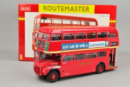 A BOXED SUN STAR 1/24 SCALE LONDON TRANSPORT AEC ROUTEMASTER BUS MODEL, No.2908, depicts RM870 (