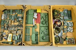 A QUANTITY OF UNBOXED AND ASSORTED AIRFIX OO AND HO SCALE MILITARY ITEMS, to include 2 x Gun