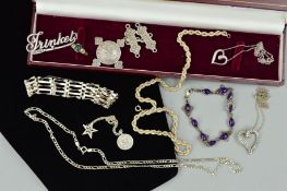 TEN ITEMS OF MAINLY SILVER AND WHITE METAL JEWELLERY to include an amethyst bracelet, a gate
